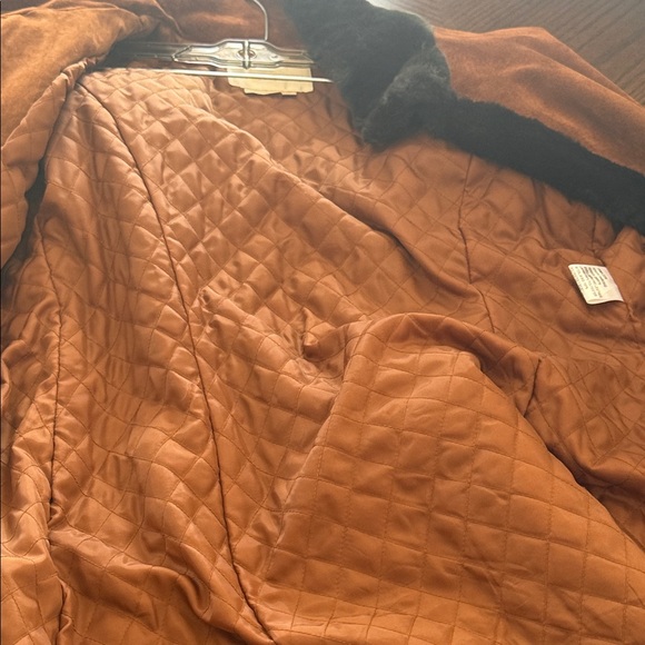 Elegant Brown Embroidered Cape by [Margaret Godfrey] - Picture 8 of 10